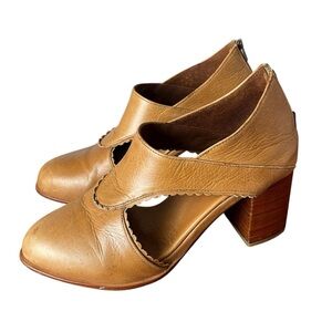 BALI ELF RAIN KISS LEATHER BOOTIES IN VINTAGE CAMEL SIZE 8.5